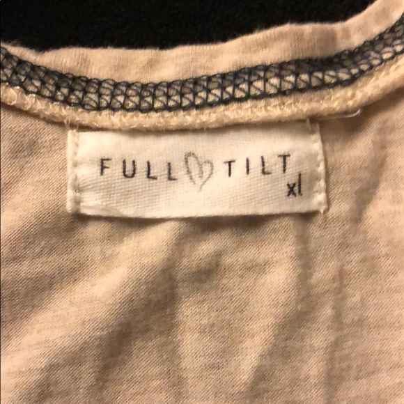 Full tilt lion graphic tank curved hem - Picture 4 of 4